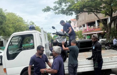 ހުޅުމާލޭގައި މަނާ ތަންތަނުގައި ޕާކުކުރާ ވެހިކަލްތައް ޓޯކުރަން ފަށައިފި