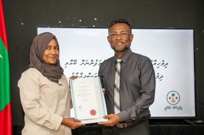 ހައިކޯޓުގެ މުވައްޒަފުންނަށް ބޭއްވި ދިވެހިބަހުގެ ޚާއްޞަ ކޯސް ނިންމައިލައިފި