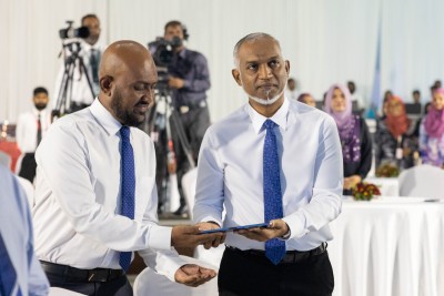 ކޮރަޕްޝަނާ ދެކޮޅަށް ސަރުކާރުން ފިޔަވަޅު އެޅުމުން ނުފުދޭ، އަމިއްލަ ފަރުދުންގެ ހިއްސާ މުހިންމު: ރައީސް