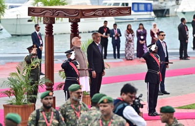 މޯދީއަށް މާލެއިން ރަސްމީ އިއްޒަތުގައި މަރުހަބާ ދަންނަވައިފި