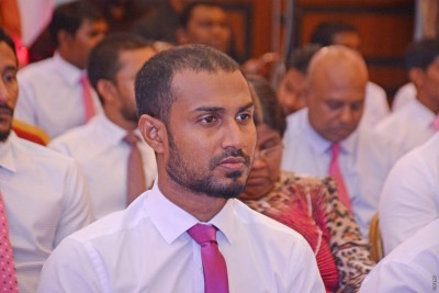 ވަކިކުރަނީ އިންތިޚާބަށް ނެގި ބޭކާރު މުވައްޒަފުން: ފެނަކަ