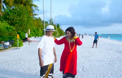 ރަތް ލިބާހުގައި ފަރާ މިފަހަރު ގެނެސްދިނީ ދިވެހި ރަހައެއް