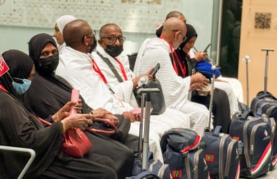 ސްކޫލު ބަންދުގައި އުމްރާގެ އަޅުކަމަށް ހަތަރު ހާހެއްހާ މީހުން