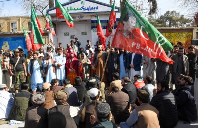 އިމްރާންގެ ޕާޓީގެ 108 މެންބަރަކު ޖަލަށް ލައިފި