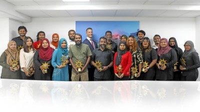 ބީއެމްއެލްއިން މުވައްޒަފުންގެ އަގުވަޒަންކޮށް 'ސްޓާ އެވޯޑްސް' ދީފި