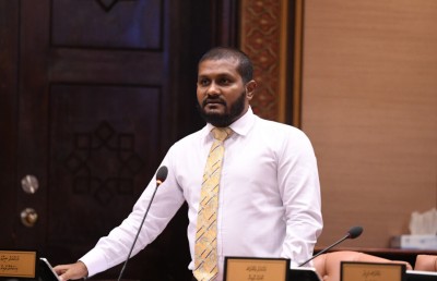 އެންމެ އިސްކަމެއް ދޭންވީ ރައީސް އަޒުލުކުރަން: ޝިފާއު