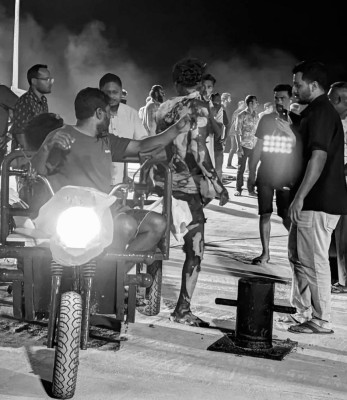 މާޅޮހުގައި ދޯންޏެއްގައި އެއްޗެއް ގޮވައި، ދެ މީހަކު ފިހިގެން މާލެ ގެންނަނީ