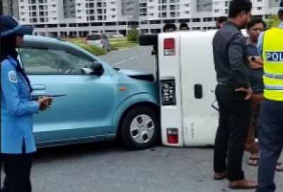 ހުޅުމާލޭގައި ހިނގި އެކްސިޑެންޓެއްގައި ކާރަކުން ޖެހި ވޭނެއް ފުރޮޅާލައިފި