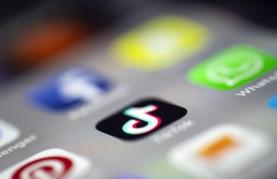 އިޝްތިހާރު ކުރުމުގެ ހުއްދަ ނެތި ސޯޝަލް މީޑިއާ ޕްރޮމޯޝަން ހިންގުން ޔޫއޭއީގައި މަނާކޮށްފި