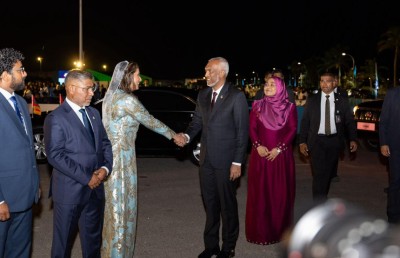 އާ ޓާމިނަލްގައި ކުރީގެ ސަރުކާރުތަކުގެ ދައުރު ފާހަގަކުރައްވައި، ޔާމީނާއި އިބޫ އަށް ރައީސްގެ ޝުކުރު