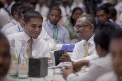 ލޮޅުން އަރުވައިލާކަށް ނޫޅޭ، އަޒުލުކުރުމުގެ ވާހަކަ އައިގޮތެއް ނޭނގޭ: އާޒިމް