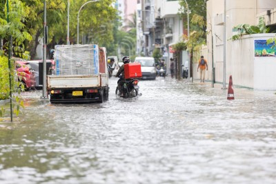 ފެންބޮޑުވުމުން ހާލުގައި ޖެހުނު 41 މީހަކު ވަގުތީ ހިޔާގައި