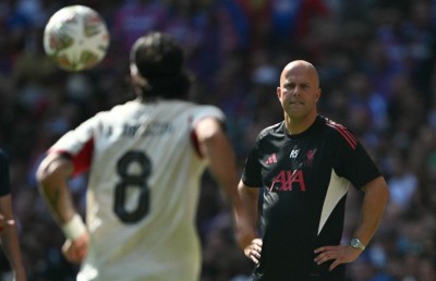 ސީޒަންގެ ފުރަތަމަ ތަށި ލިވަޕޫލަށް ގެއްލިއްޖެ، ސޮލަޓް ގޯހީ ޑިފެންސް