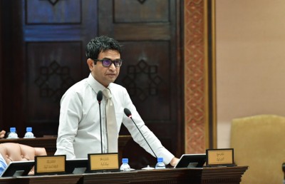 ވަޒީރުންނާ ސުވާލުކުރުމުގެ ގާނޫނު އުވާލަން ހުށަހަޅައިފި