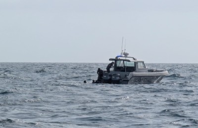 ސަޕްލައި ދޯންޏެއް ބަންޑުން ޖަހާލައި ކަނޑުވި މީހުންގެ ތެރެއިން އެކަކު މަރުވެއްޖެ