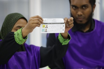 މާލީ މިނިވަންކަން ކުޑަވުމުން އިންތިޚާބު ބާއްވަން ގޮންޖެހުންތައް ދިމާވި: އީސީ