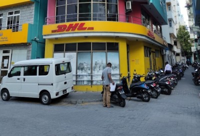 މޫނު ނިވާކޮށްގެން ތިބެ، ފޭރުނު މައްސަލައެއްގައި ދެ މީހަކު ބަންދުކޮށްފި