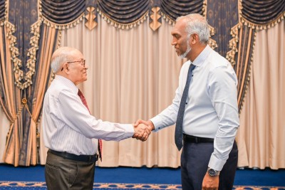 ރައީސް ޑރ. މުއިއްޒު ކުރީގެ ރައީސް މައުމޫނާ ވެސް ބައްދަލުކުރައްވައިފި