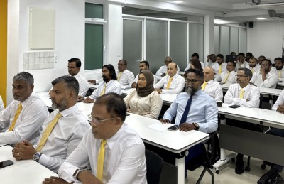 އެމްޑީޕީގެ ކޮންގްރެސް އަންނަ އަހަރުގެ މެދުތެރެއަށް ފަސްކޮށްފި