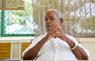 ޑޮލަރުގެ މައްސަލަ ހައްލުކުރަން ވެރިކަމުގެ ދައުރު ދަންމާލަންޖެހޭ: އުއްޗު