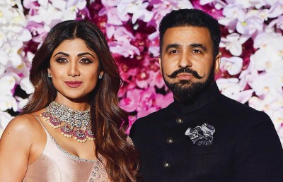 ޝިލްޕާގެ ދެމަފިރިން މަކަރާއި ހީލަތުން 60 ކްރޯޑް ރުޕީސް ހޯދިކަމުގެ ތުހުމަތުކޮށްފި