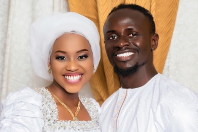 މާނޭ، އައިޝާއާ ކައިވެނިކޮށްފި