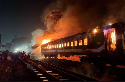 ބަންގްލަދޭޝްގައި ވޯޓު ފޮށި ބަހައްޓާފައި ހުންނަ މަރުކަޒުތަކުގައި ރޯކުރަނީ