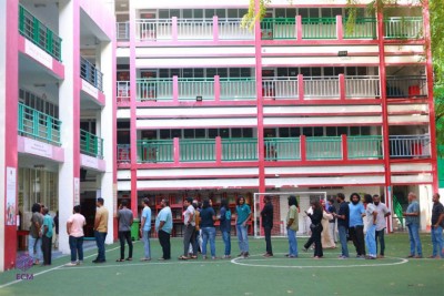 ކިޔު ބަންދުކޮށްފި، ގިނަ މީހުން ވޯޓުލާން ދިޔައީ ފަހު ވަގުތު!