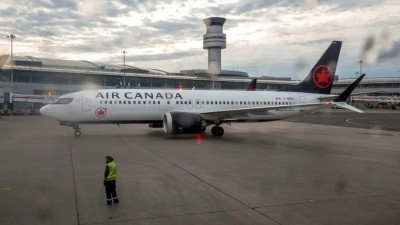 ފަސިންޖަރަކު ފުންމައިލުމުން އެއާ ކެނެޑާގެ ބޯޓަކަށް ނުފުރި ހަ ގަޑިއިރު