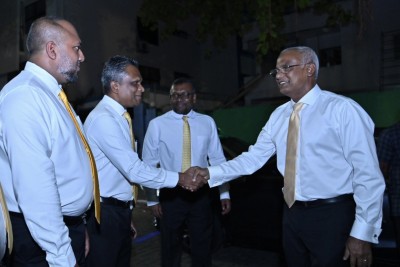 ހޮވައިފިނަމަ ތަންފީޒުކުރާނީ ބޯހިޔާވަހިކަމަށް ޞާލިހު ގެނެސްދިން ސިޔާސަތު: އާޒިމް