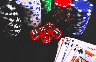 އިންޑިއާގައި އޮންލައިން ޖުވާ މަނާކޮށްފި