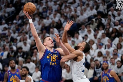 ޑެންވާ ނަގެޓްސްއިން ނިއުއޯލިއަންސް ޕެލިކަންސް ބަލިކޮށްފި