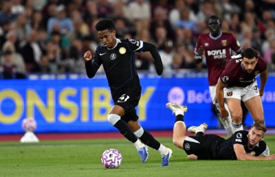 ޕާމާއަށް އަނިޔާވެ ބަދަލުގައި އެރި އެސްޓަވާއޯ ވިދާލައިފި