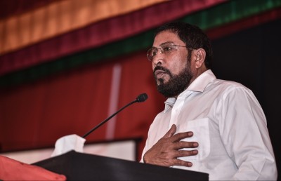 ގަދަބާރުން ޔާމީން ކާޑެއްދޫ އެއާޕޯޓް އަތުލައި ވެރިކަން ނިމެންދެން ވިލާ ކުންފުންޏަށް އަނިޔާވެރިވި: ގާސިމް