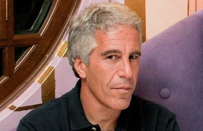 ކުޑަކުދިންނާ ބެހުނު އެޕްސްޓީންއާ ރާއްޖޭގެ ކުރީގެ ރައީސަކު ބައްދަލުކުރަން ހަމަޖެއްސިކަން ހާމަވާ އީމެއިލްއެއް