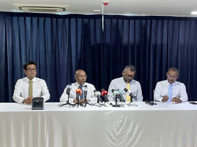ސިޔާސީ މަގާމުތަކުގެ އަދަދު ލިމިޓު ކުރަން އިސްލާހު ހުށަހަޅަނީ
