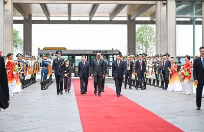 ރައީސް މުއިއްޒު ޗައިނާއަށް ވަޑައިގެންފި