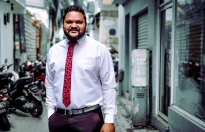 ފަލާހުގެ ވާހަކަ ކުށްވެރިކުރި ސިޔާސީ މުވައްޒަފަކު ވަކިކޮށްފި