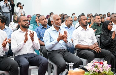 ކައުންސިލްތަކަށް ރައީސް: "ބޯޅަ އޮތީ ކައުންސިލް ކޯޓުގައި"