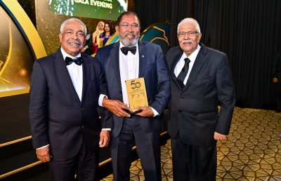 އެމްޔޫ މަނިކާ މެދު އެންމެންގެ ހިތުގައި ހިނގަނީ އެއް ޝުއޫރެއް