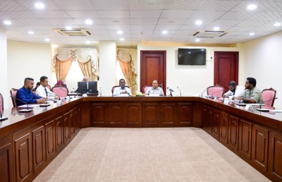 މީޑިއާ ބިލަށް ހިޔާލު ހޯދަން ކޮމިޓީން ހޯމަ ދުވަހު ނޫސްވެރިންނާ ބައްދަލުކުރަނީ