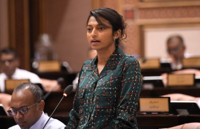 ވަޒީރުން އަލުން އައްޔަންކުރުމަކީ މަޖިލީހަށް ގޮންޖެހުން ކަމަށް ބުނެ ގަރާރެއް