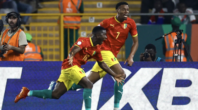 އުފާފާޅުކުރުމުގެ ތެރެއިން ގިނީގެ ހަ ސަޕޯޓަރަކު މަރުވެއްޖެ