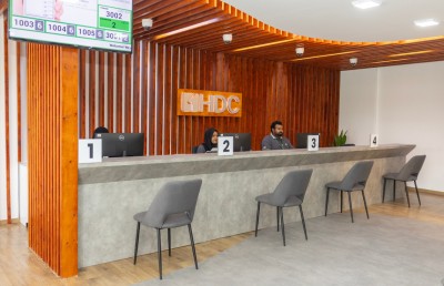 ވިނަރެސްގައި ހުންނަ އެޗްޑީސީ ކަސްޓަމާ ކެއާ އޮފީހުން ބިލްތައް ބަލައިގަންނަން ފަށައިފި