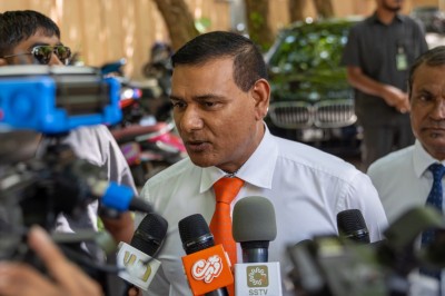 ޑިމޮކްރަސީގެ ހަމަތަކަށް ބަލާނަމަ، ވަޒީރުންނަށް ރުހުންދޭން ޖެހޭ: ސިޔާމް