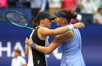 އެމެރިކާގެ އަނީސިމޯވާ، ޕޮލެންޑްގެ ސްވިއާޓެކް އަތުން ބަދަލުހިފައިފި