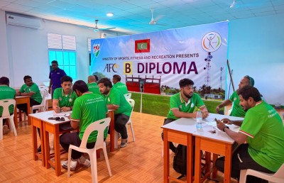 އަތޮޅުތެރޭގައި ބޭއްވި ފުރަތަމަ އޭއެފްސީ ބީ ލައިސެންސް ކޯޗިން ކޯސް ދުވާފަރުގައި