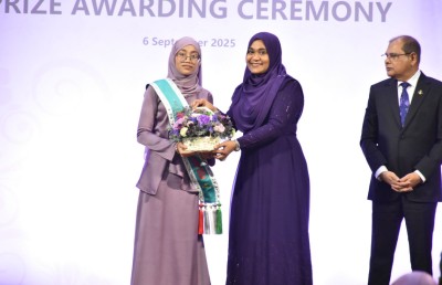 އަހުމަދިއްޔާ ސްކޫލަކީ ގައުމަށް ލިބުނު އިލްމީ ގަހެއް: ފަސްޓް ލޭޑީ ސާޖިދާ