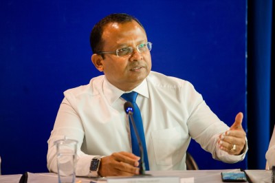 ރައީސަށް ކޮޅުމަޑުލުގެ 4 ގޮނޑި ވެސް ހޯދައިދޭނަން: ރިޔާޒް