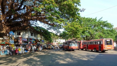 އިންޑިއާގައި ނުރައްކާތެރި އެކްސިޑެންޓެއް، ތިން ދިވެހިން އައިސީޔޫގައި